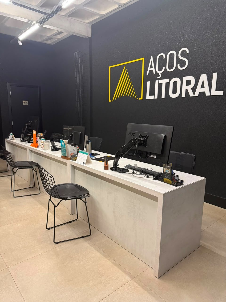 Recepção do escritório da Aços Litoral planejada